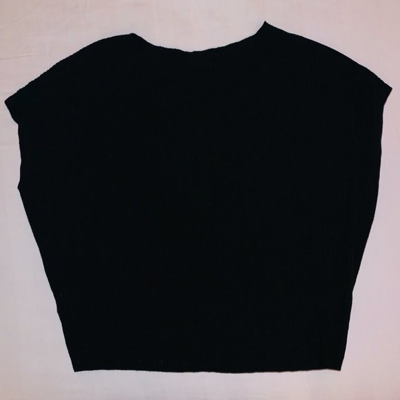 Women's Uniqlo Black Shirt - Picture 2 of 4
